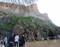 گزارش تصویری بازدید مسافران نوروزی ازقلعه تاریخی فلک الافلاک در نوروز ۱۴۰۳